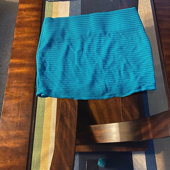 BCBG skirt - Picture 2 of 4